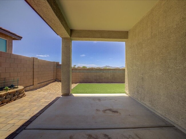 Building Photo - 14266 E Hub Dr
