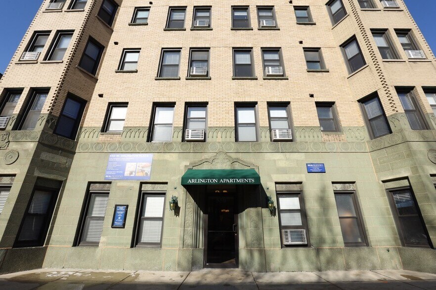 Building Photo - 556 W Arlington Pl