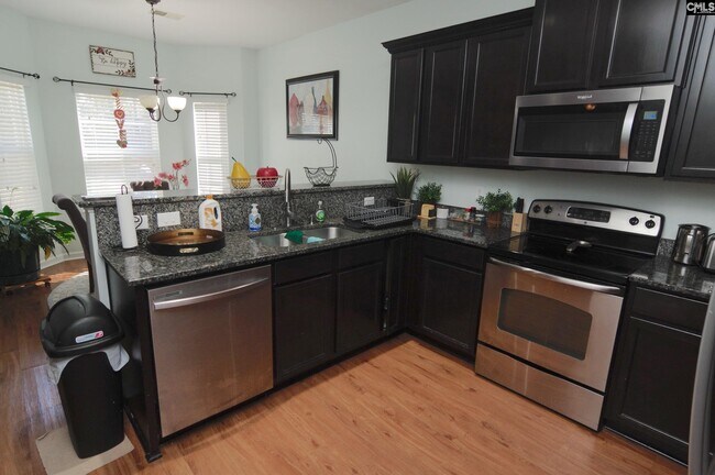 Building Photo - 212 Glossy Green Ln