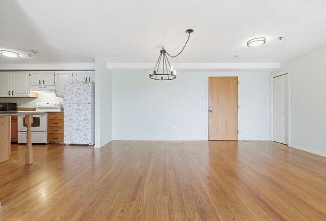 Building Photo - 39 Parlin St