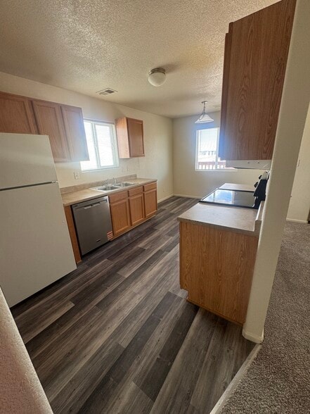 Building Photo - 3931 Ariel Ave