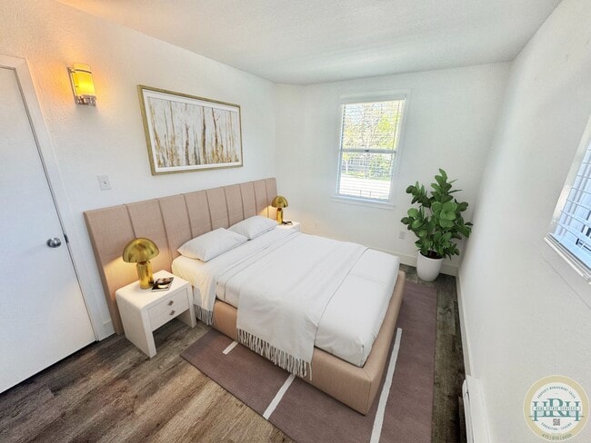 Building Photo - Charming & Fully Updated 2 BR | 1 BA Condo...