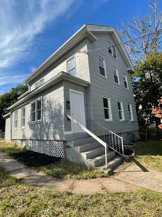 Building Photo - 67 Prospect St