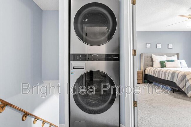 Building Photo - 7633 Wedgewood Ct
