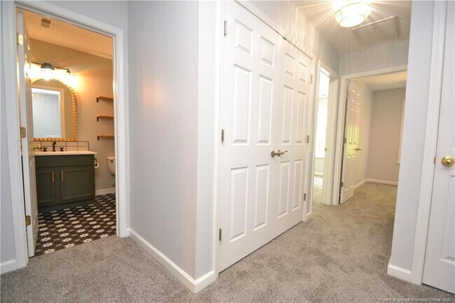 Building Photo - 308 Black Bird Ct