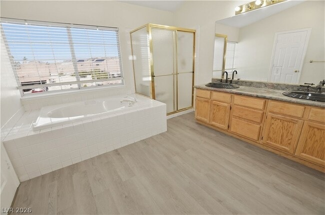 Building Photo - 747 Canyon Crest Dr