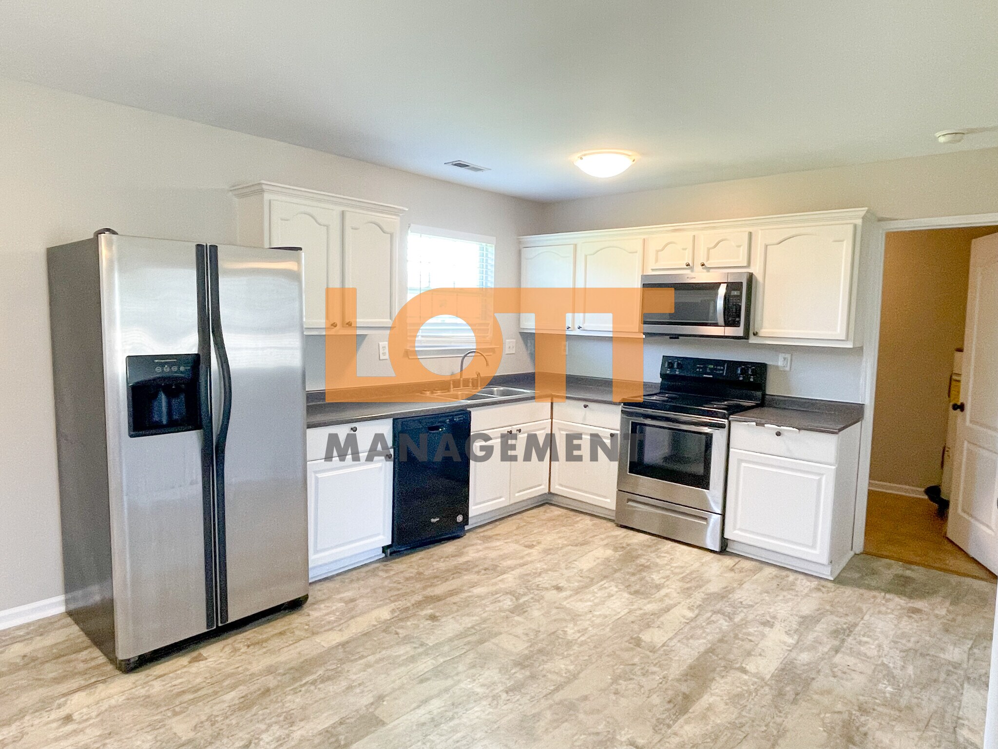 Building Photo - 204 Jarrett Ln