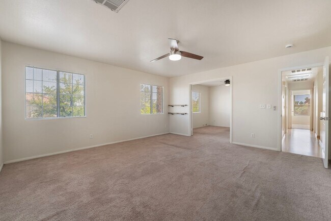 Building Photo - Beautiful Home in a Corner Lot!