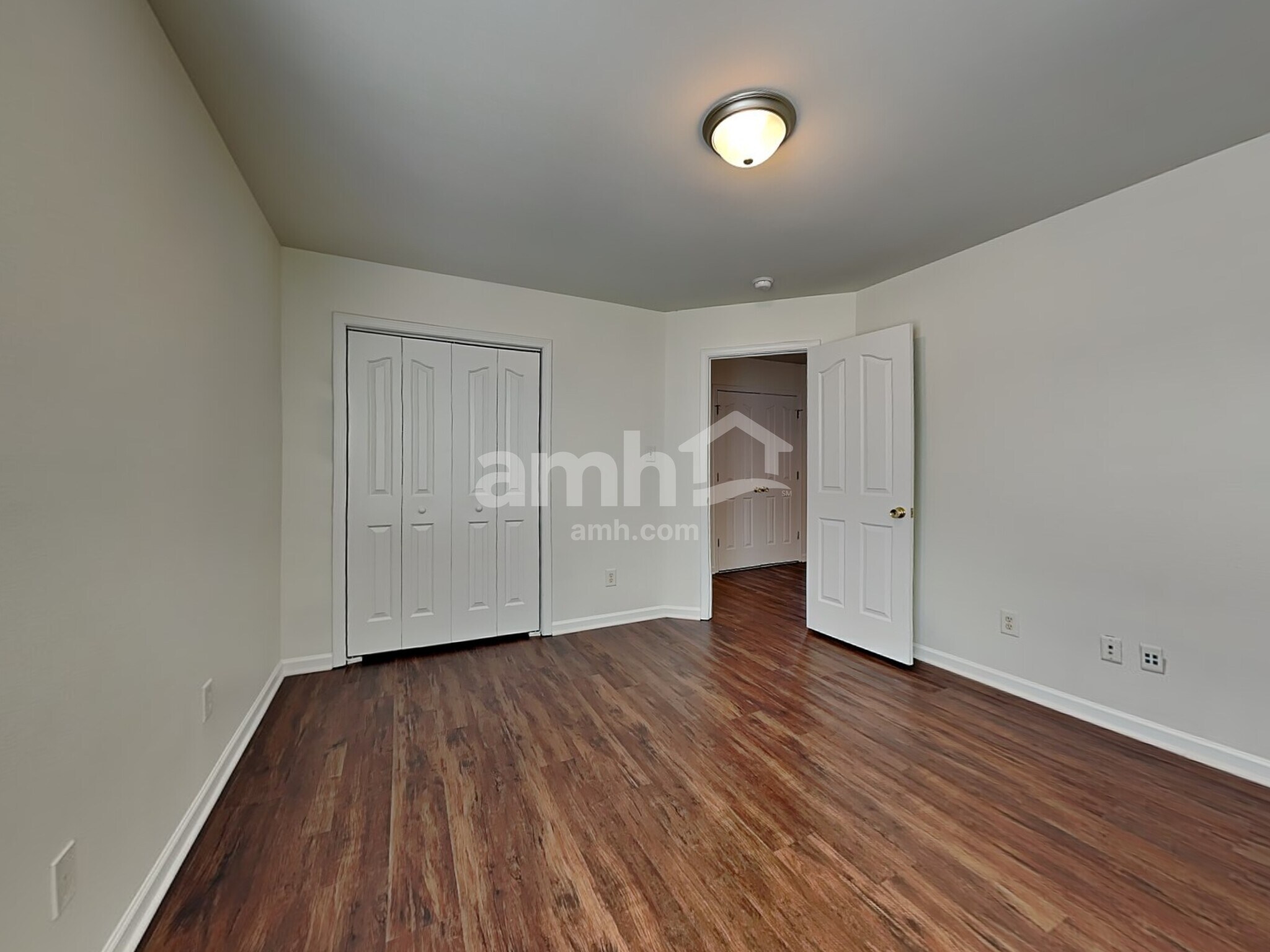 Building Photo - 2526 Ingleside Dr