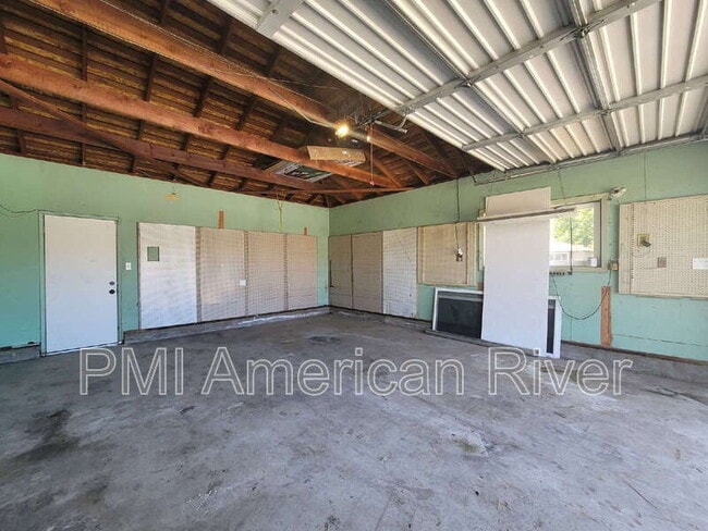 Building Photo - 7034 Cromwell Way