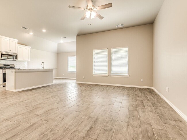 Building Photo - Brand New Home + Deer Creek Schools + Stor...