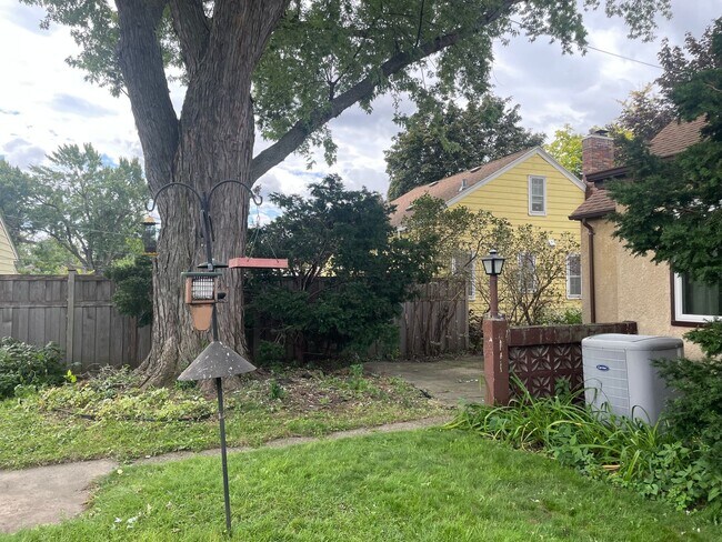 Building Photo - The Cutest 3-Bedroom Tudor - One Block From Como Golf Course