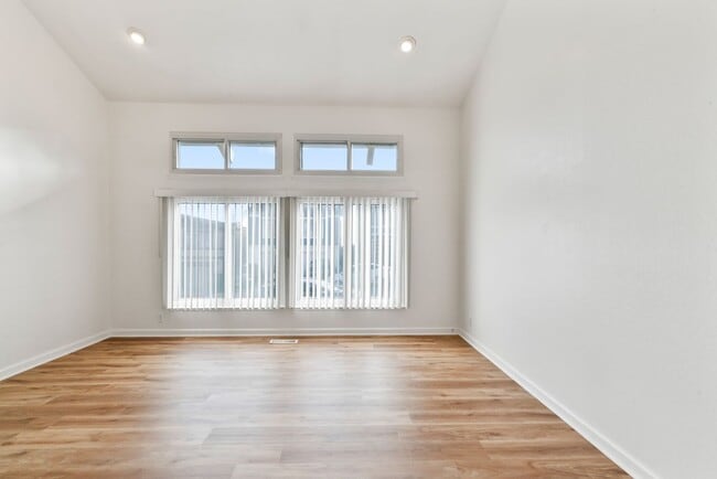 Building Photo - Spacious 3-Bedroom Daly City Home – Prime ...