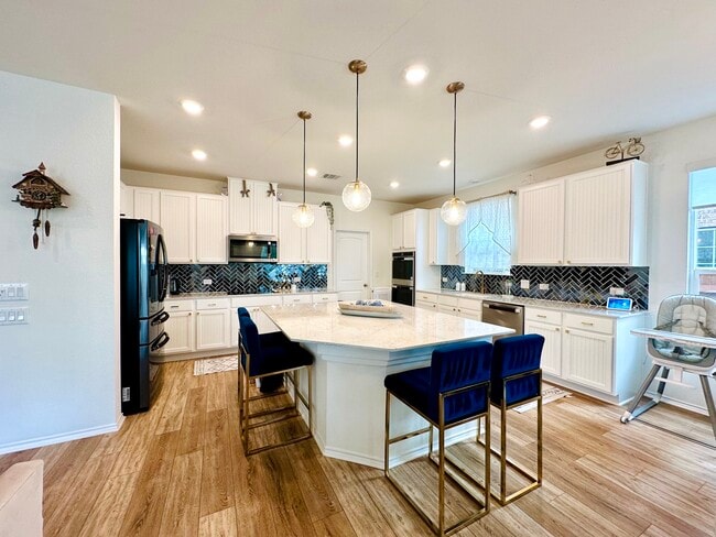 Building Photo - 524 Ayinger Ln