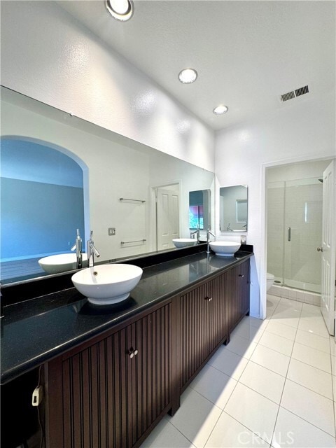Building Photo - 2072 Villa Del Lago Dr