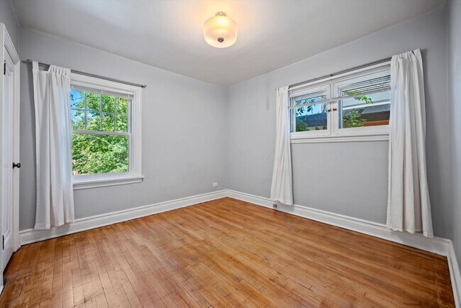 Building Photo - Historic Charm & Modern Comfort in Prime Platt Park Location