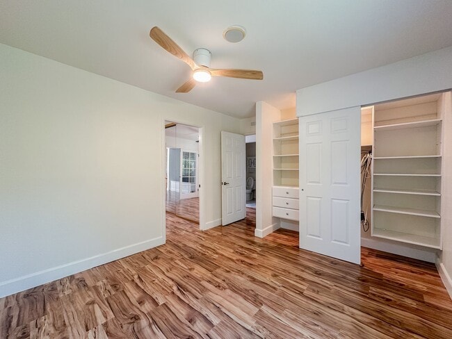 Building Photo - Stylish 4 Bedroom, 2 Bath Single-Story wit...