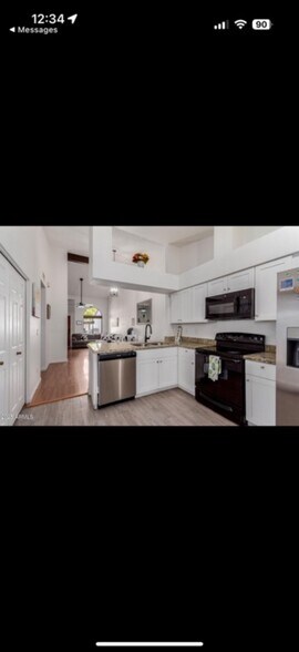 Building Photo - 1718 S Longmore
