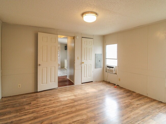 Building Photo - Enjoy peaceful country living near Pulaski...
