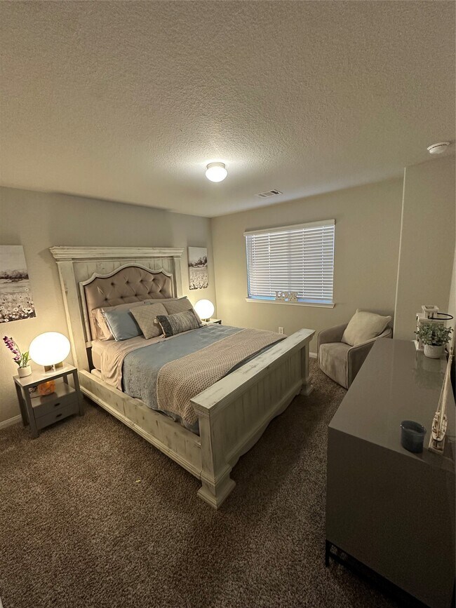 Building Photo - 25396 Grotto Falls Ln