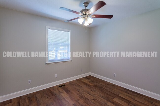 Building Photo - 150 Scenic Dr