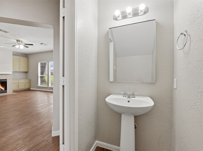 Building Photo - 3327 Shady Glen Ln