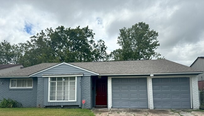 Primary Photo - 3831 Heatherbloom Dr