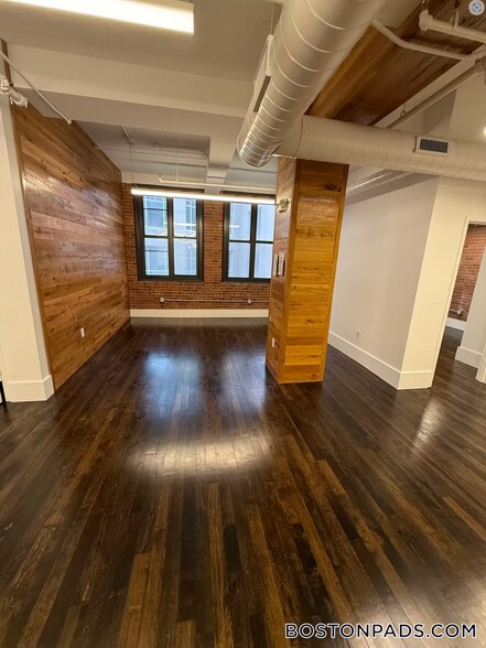 Building Photo - 190 High St