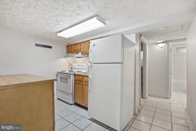 Building Photo - 6120 41st Ave