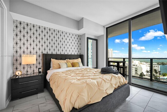 Building Photo - 501 NE 31st St