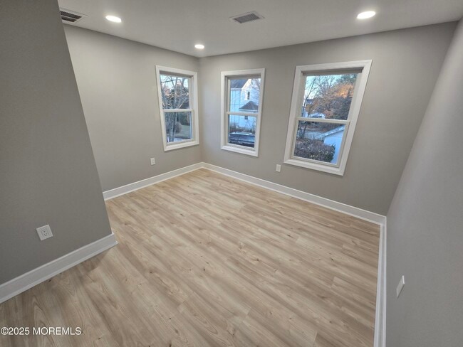 Building Photo - 72 Grand Ave