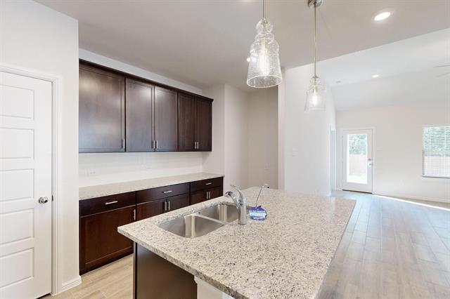 Building Photo - 417 Forsyth Dr