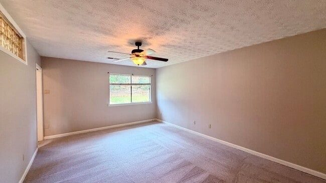 Building Photo - Beautiful Roswell 3 Bedroom-2 Bathroom Ranch, Minutes from 400, Available NOW!