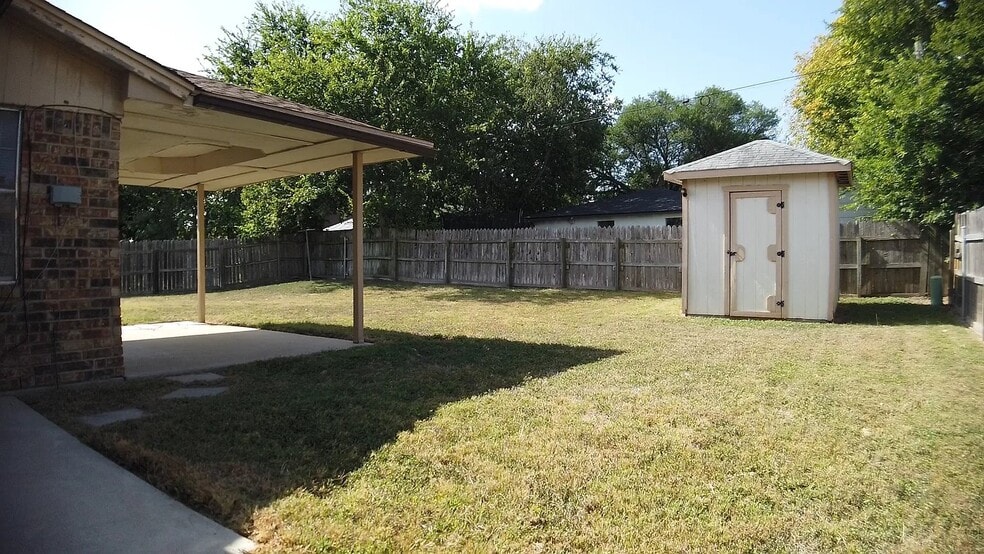 Building Photo - 1506 McCreary Ave