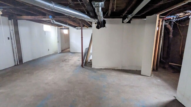 Building Photo - 1920 5th St