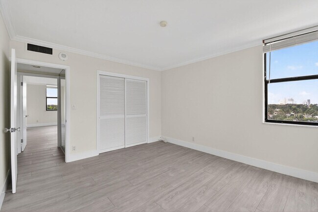 Building Photo - 3800 Washington Rd