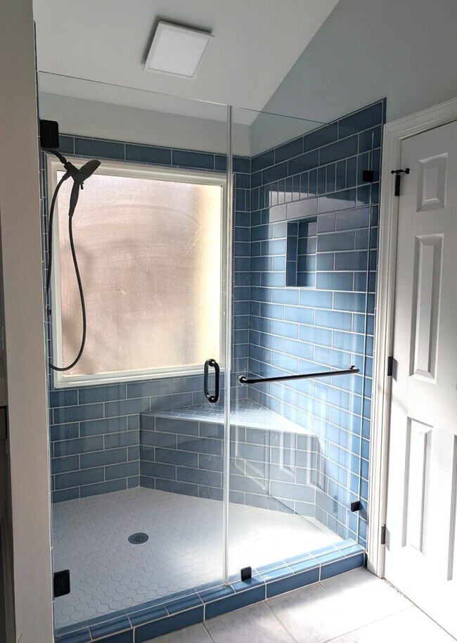 Building Photo - Luxury 4 Bedroom Home!  Waxhaw! Rea Road!