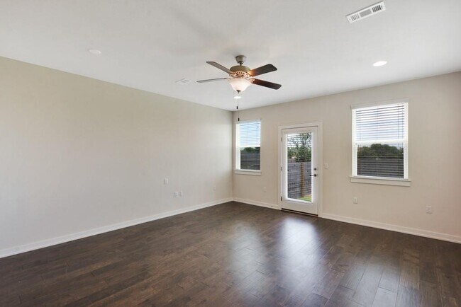 Building Photo - 8913 Parker Ranch Cir