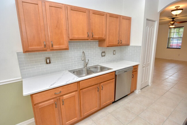 Building Photo - 2116 SE Eatonville Dr