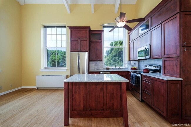 Building Photo - 6111 Villa at the Woods