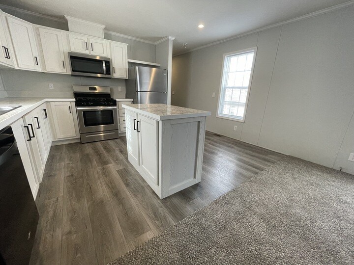 Building Photo - 38035 Leverette Ave
