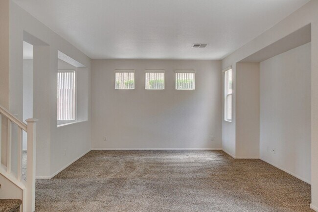 Building Photo - Beautiful 2-Story, 3-Bedroom Home in the H...