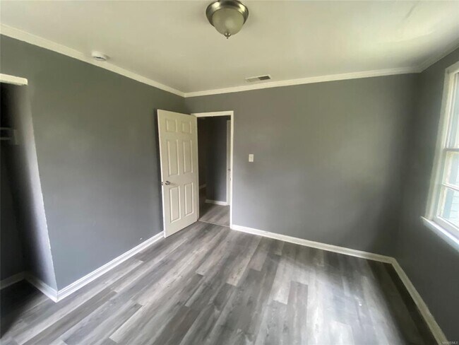 Building Photo - 3220 Doris Cir