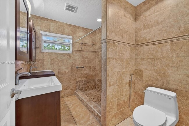 Building Photo - 1538 Funston St