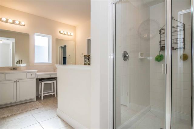 Building Photo - 908 Foxglove Dr