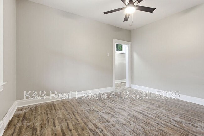 Building Photo - 27 E Orchard Ave