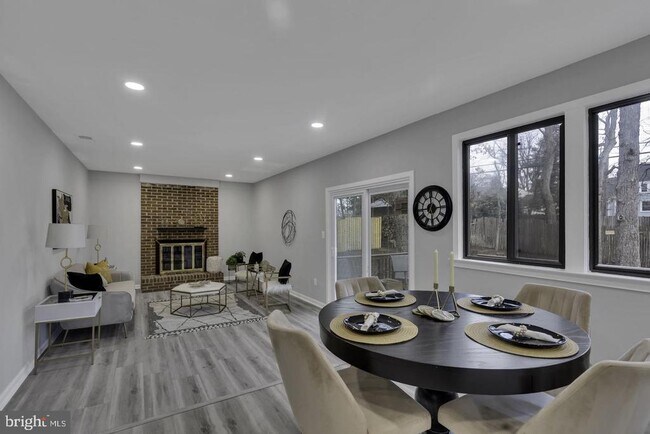 Building Photo - 10422 Woodbury Woods Ct