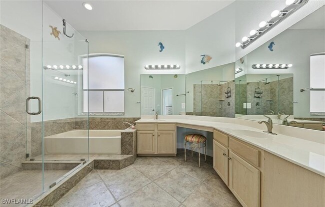 Building Photo - 9050 Las Maderas Dr