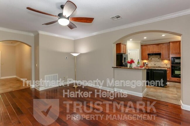 Building Photo - 3104 Sabine Cove