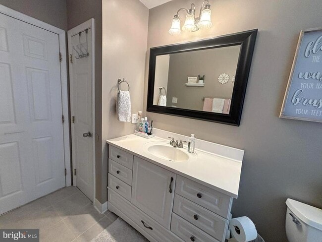 Building Photo - 30 Estate Rd